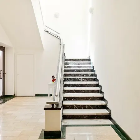 Flat In The Heart Of Apartment *
